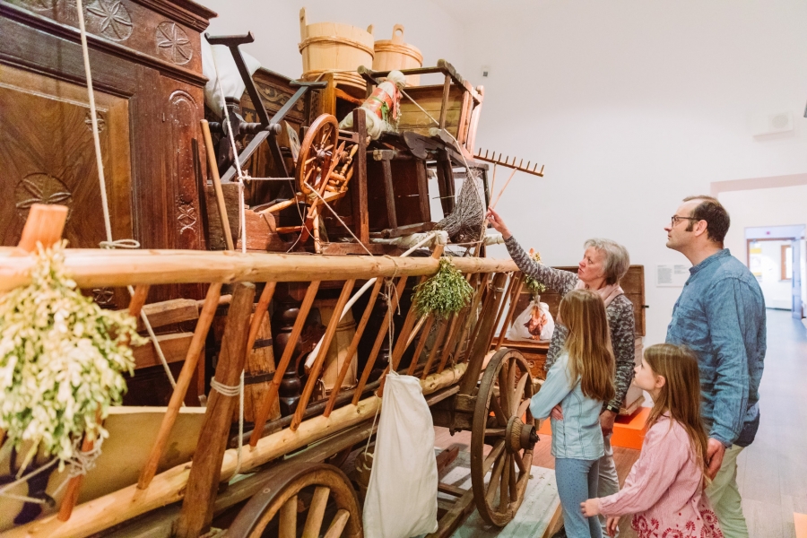 Amüsante Zeitreise mit Sprichwörtern und Redewendungen am kommenden Sonntag, 4. Dezember, 15 Uhr in der Wewelsburg (Foto: Lina Loos ©Kreismuseum Wewelsburg) © Kreismuseum Wewelsburg / Lina Loos